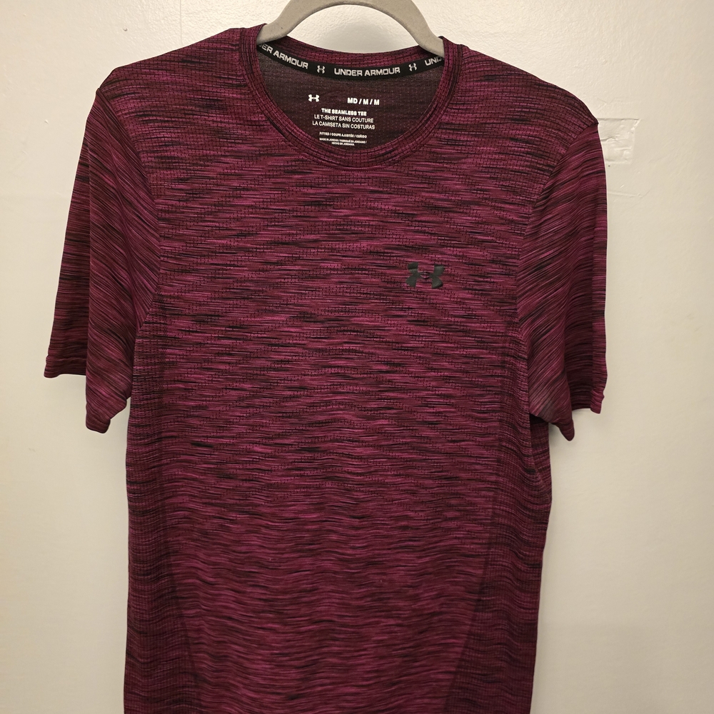4 Tops Included Under Armour Men's Maroon T-Shirt